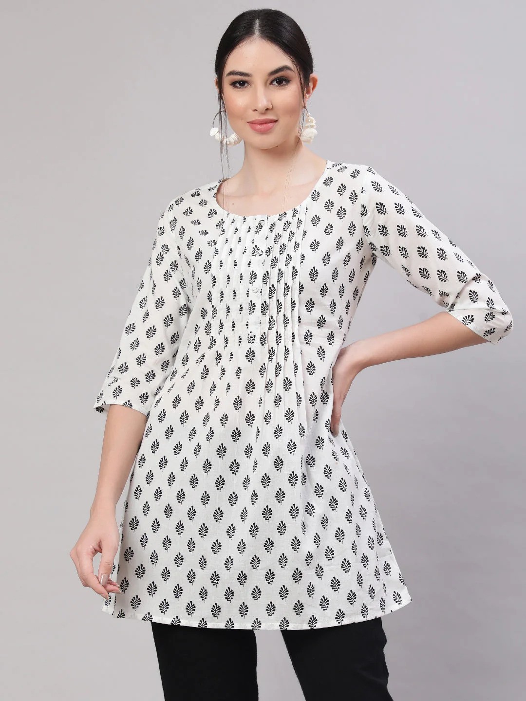 Your Guide to Fashionable Tunics Online in India