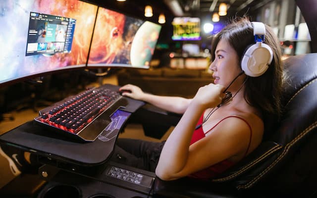 Navigating the Digital Realms: Crafting an Unforgettable Online Gaming Experience