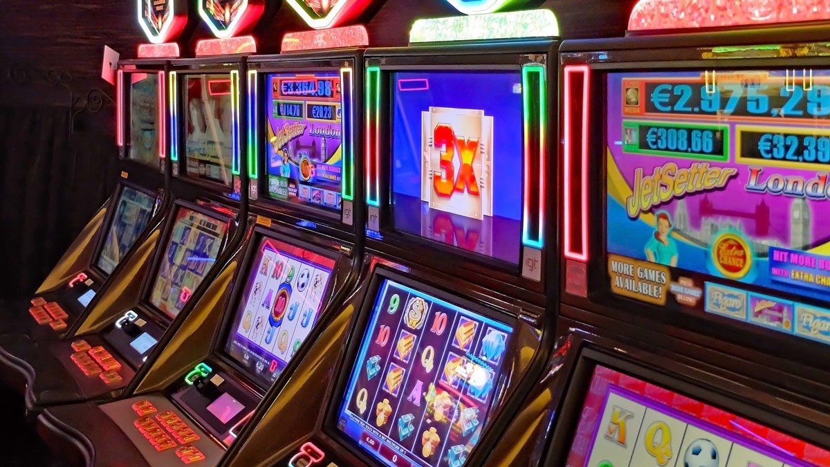 The Evolution and Impact of Online Slots in Modern Gambling